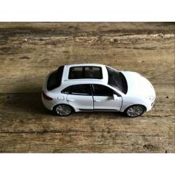 Porsche Macan turbo miniatuur