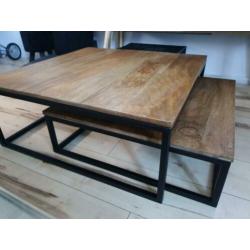 Salon tafel .75cm x75cm eiken met zwart staal