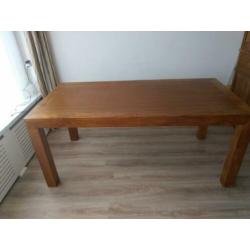 Teakhouten eettafel