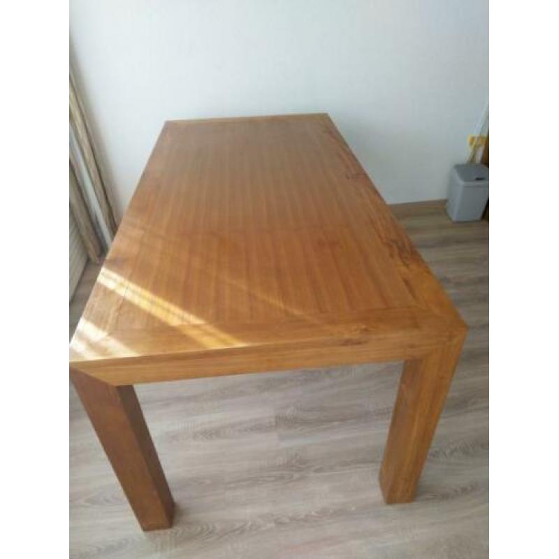 Teakhouten eettafel