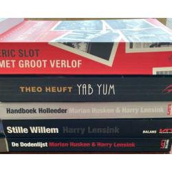 18 misdaad boeken en 3 voetbal boeken