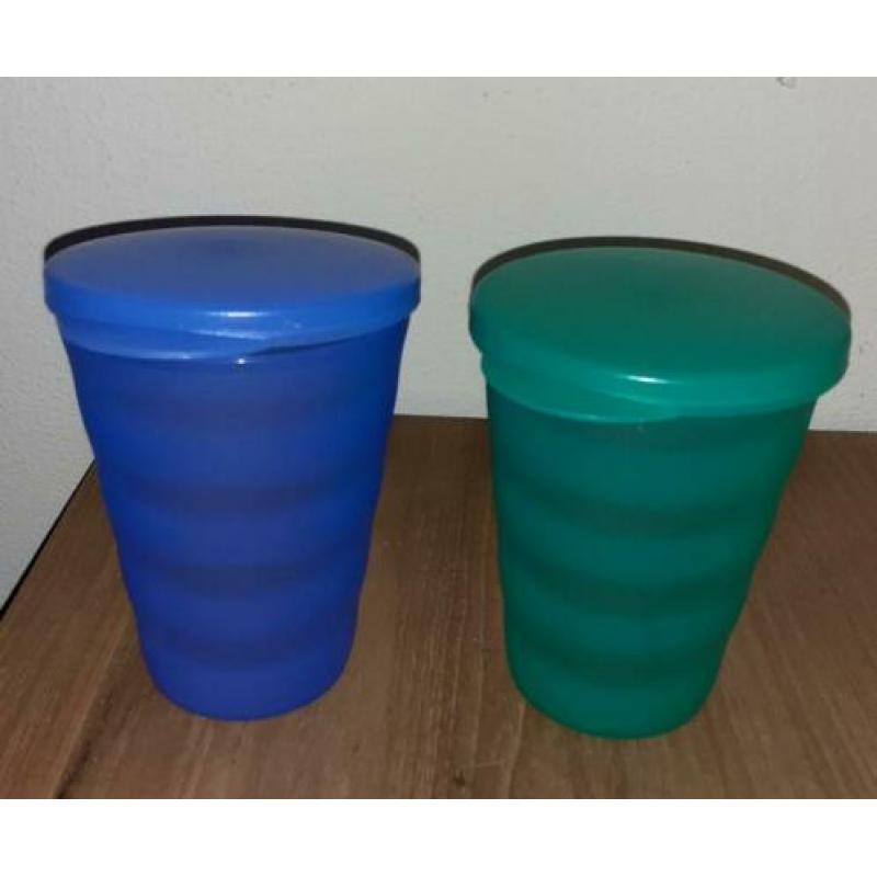 2 drinkbekers met deksel Tupperware 300ml