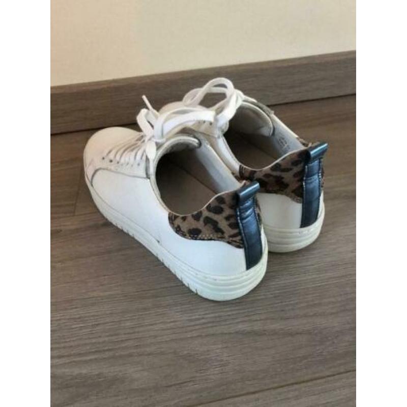 Leren witte sneakers met print maat 37