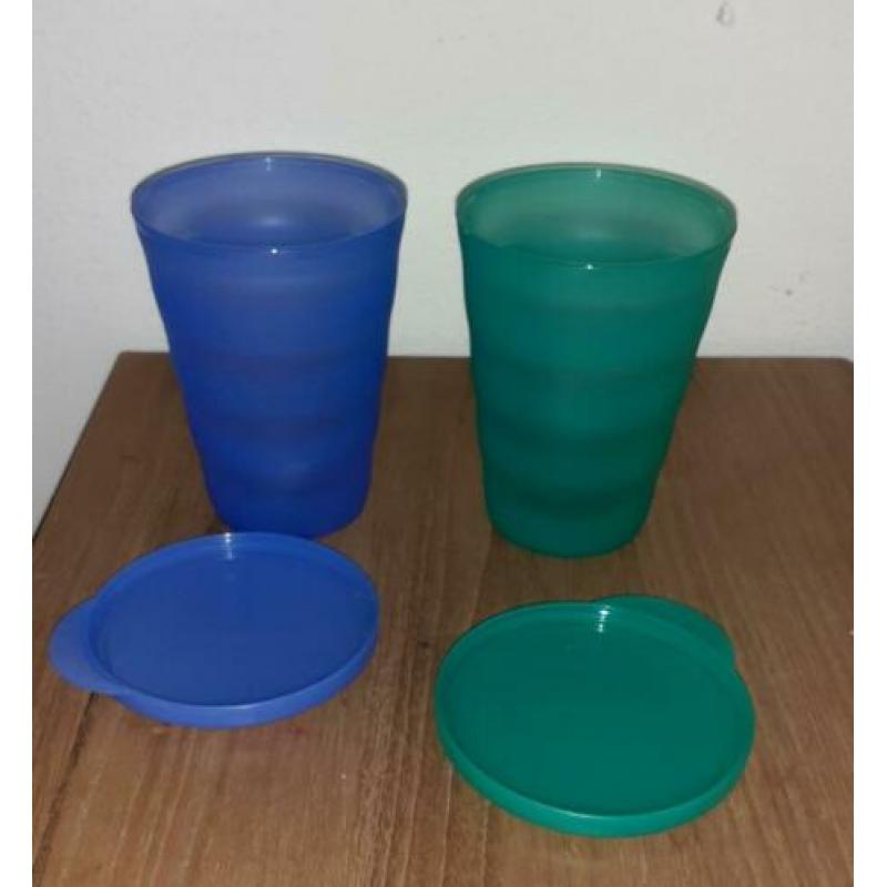 2 drinkbekers met deksel Tupperware 300ml