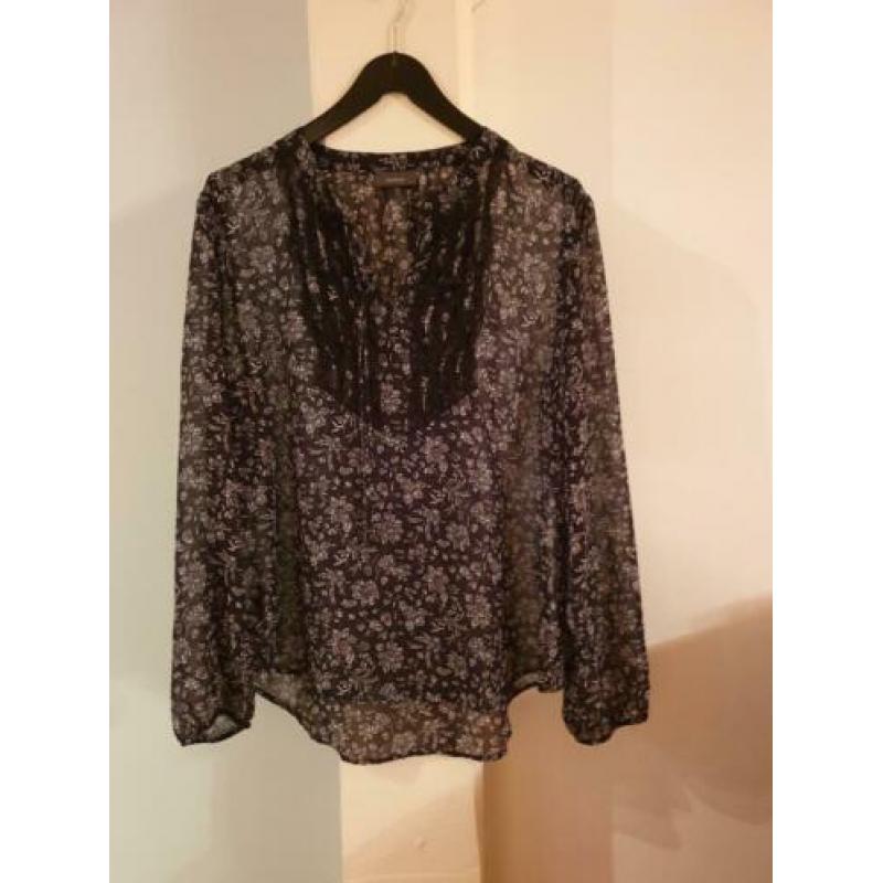 * Leuke zwart wit gebloemde blouse C&A , mt 46