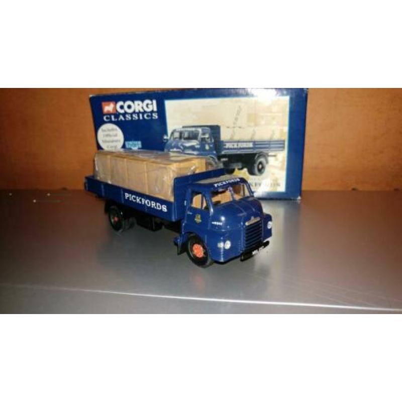 Corgi 20501 Pickfords Bedford S Dropside Lorry