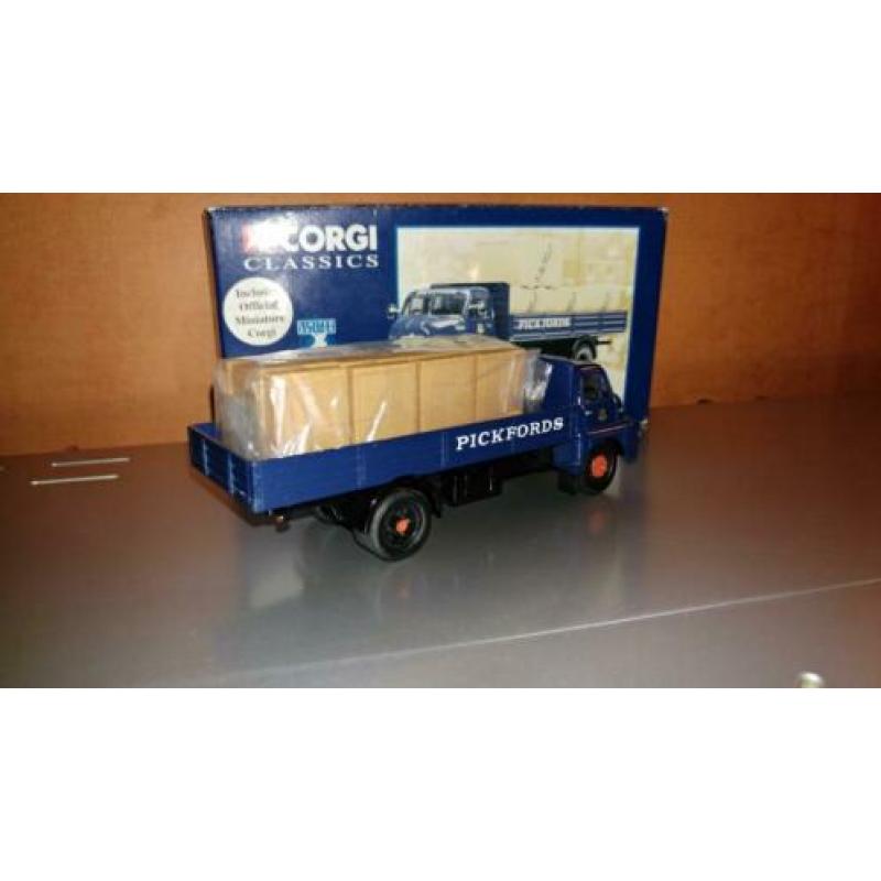 Corgi 20501 Pickfords Bedford S Dropside Lorry