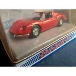 Dinky Collection Ferrari Dino 246 GTS rood DY24