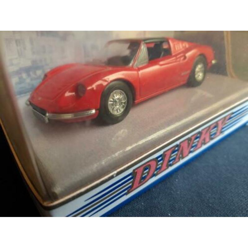 Dinky Collection Ferrari Dino 246 GTS rood DY24