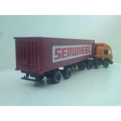 Wiking Iveco Turbostar met Seawheel container