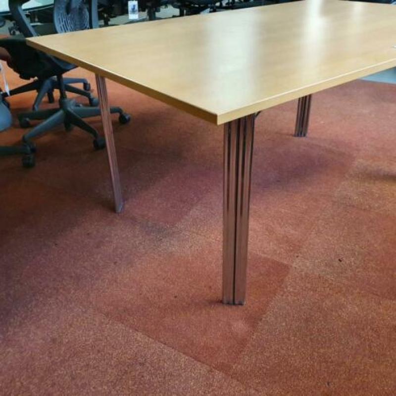 Nette tafel 160x100x72 cm beuken kleur