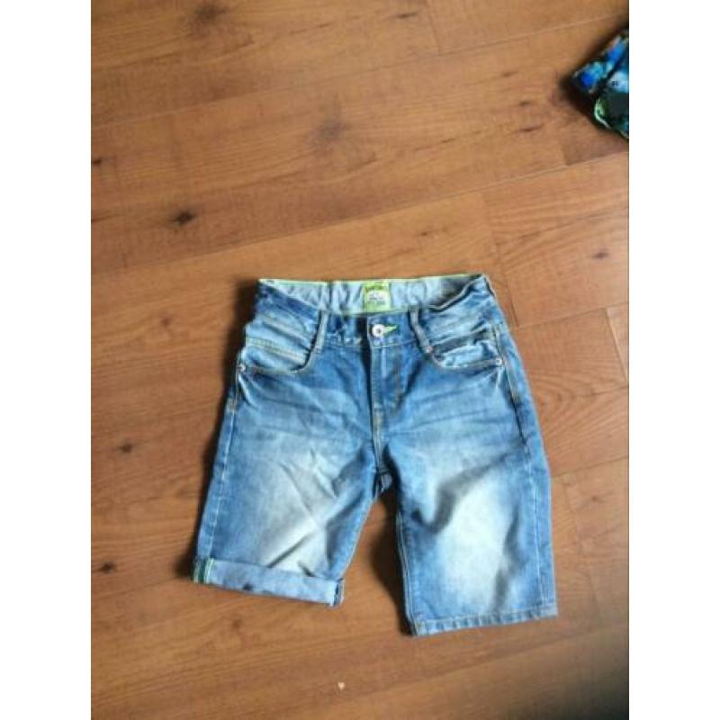 14 stuks kindermerk kleding jongen mt 128/134