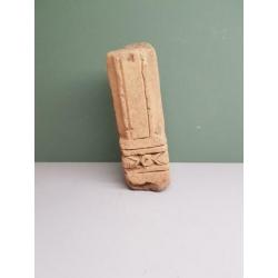 Antiek Terracotta Majapahit Tempel Pilaartje. €45,-.