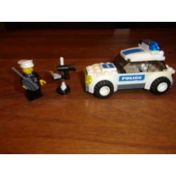 Lego Town 7236-2 Police Car , Blue Logo uit 2008