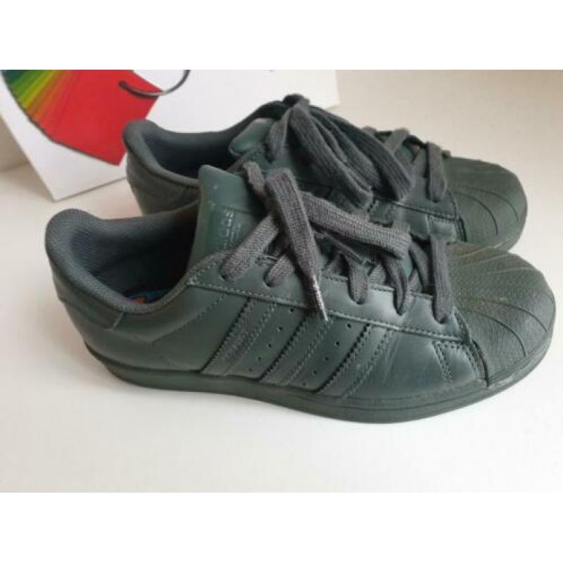 Adidas pharrell williams maat 37 1/3 groen sneakers