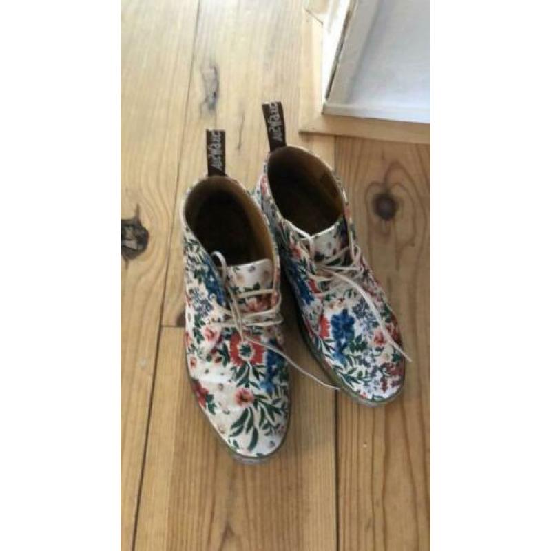 Dr Martens mt39