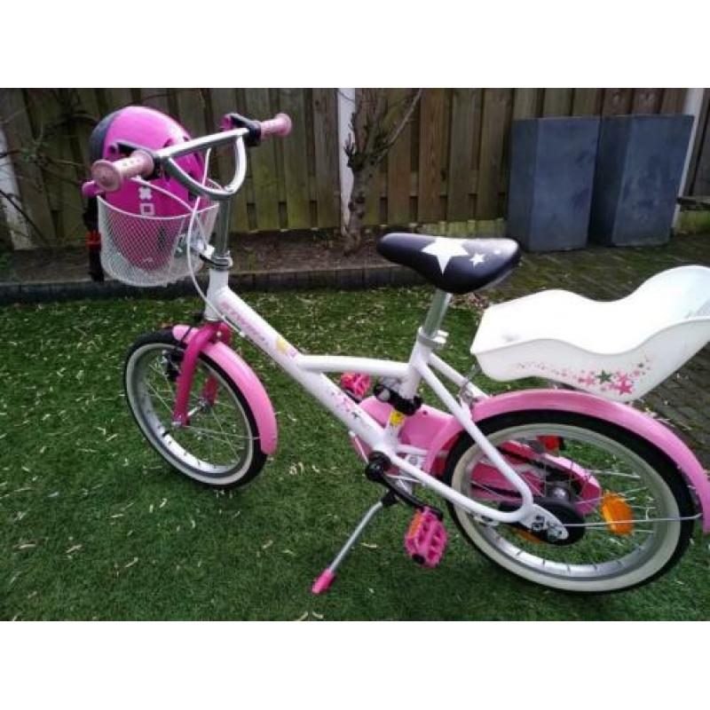 Leuk kinderfietsje met accessoires