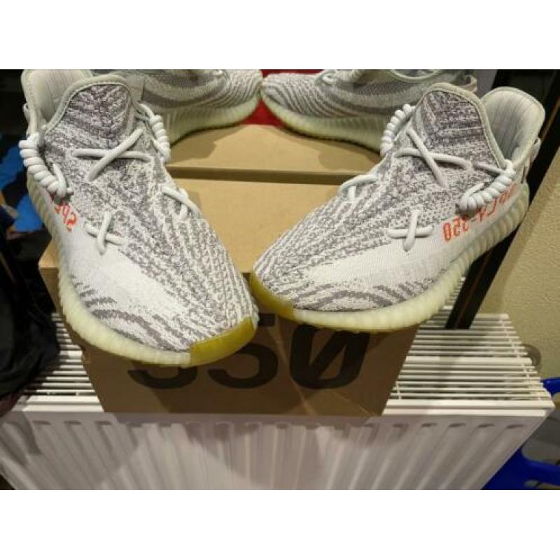 Yeezys boost 350 v2 blue tint 43 1/3