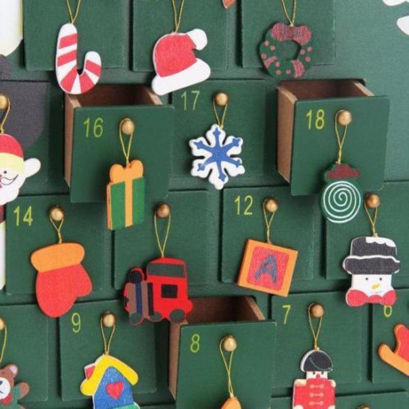 Advent kalender kerstman met kerstboom